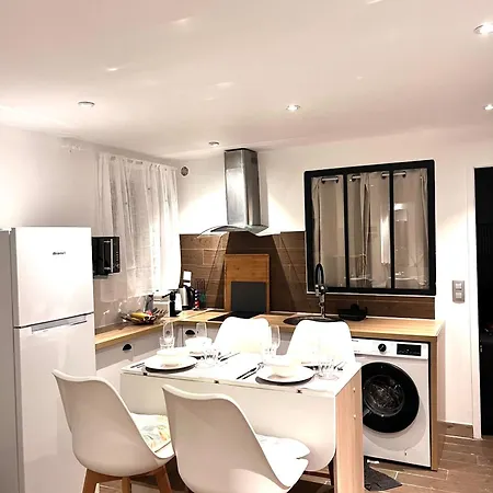 A Mi Chemin Entre Aeroport Et Centre - Vue Sur Les Montagnes - Echappee Belle Appartement