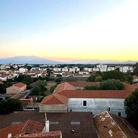 A Mi Chemin Entre Aeroport Et Centre - Vue Sur Les Montagnes - Echappee Belle Daire