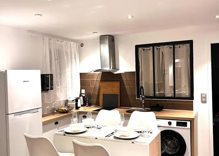 A Mi Chemin Entre Aeroport Et Centre - Vue Sur Les Montagnes - Echappee Belle Appartement