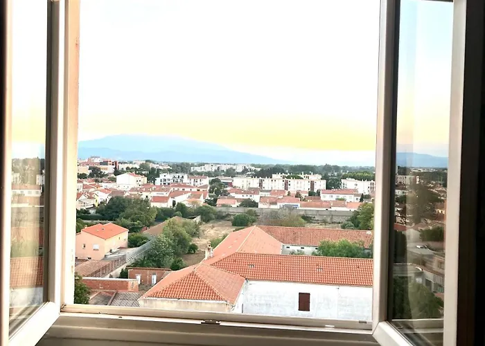 A Mi Chemin Entre Aeroport Et Centre - Vue Sur Les Montagnes - Echappee Belle *