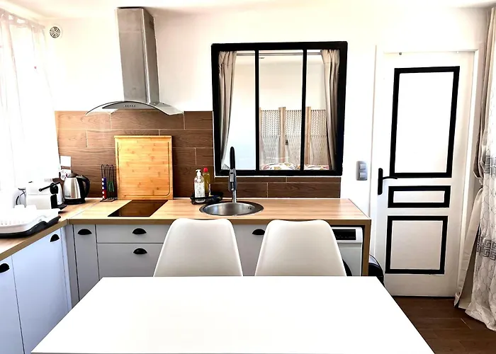 A Mi Chemin Entre Aeroport Et Centre - Vue Sur Les Montagnes - Echappee Belle Appartement Perpignan