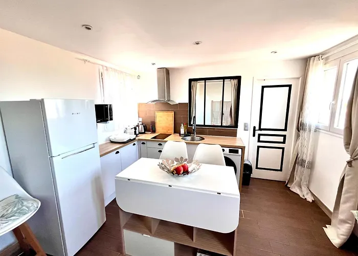 A Mi Chemin Entre Aeroport Et Centre - Vue Sur Les Montagnes - Echappee Belle * ペルピニャン